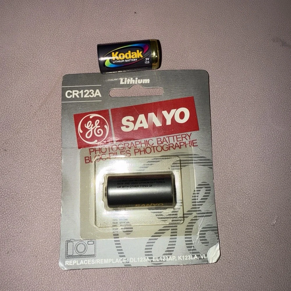 NWT GE SANYO CR123A Lithium Photo Battery New + KODAK CR123 3V Camera‎ Battery